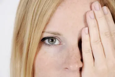 5 factores que te causan manchas en la cara