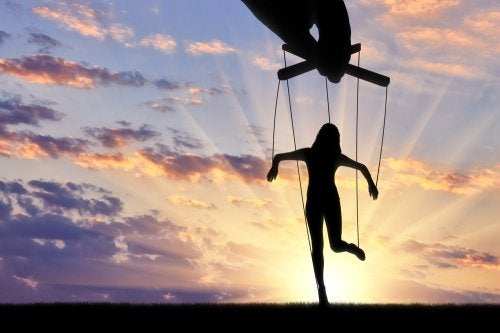 Pon en marcha estas 7 estrategias y deshazte de las personas tóxicas