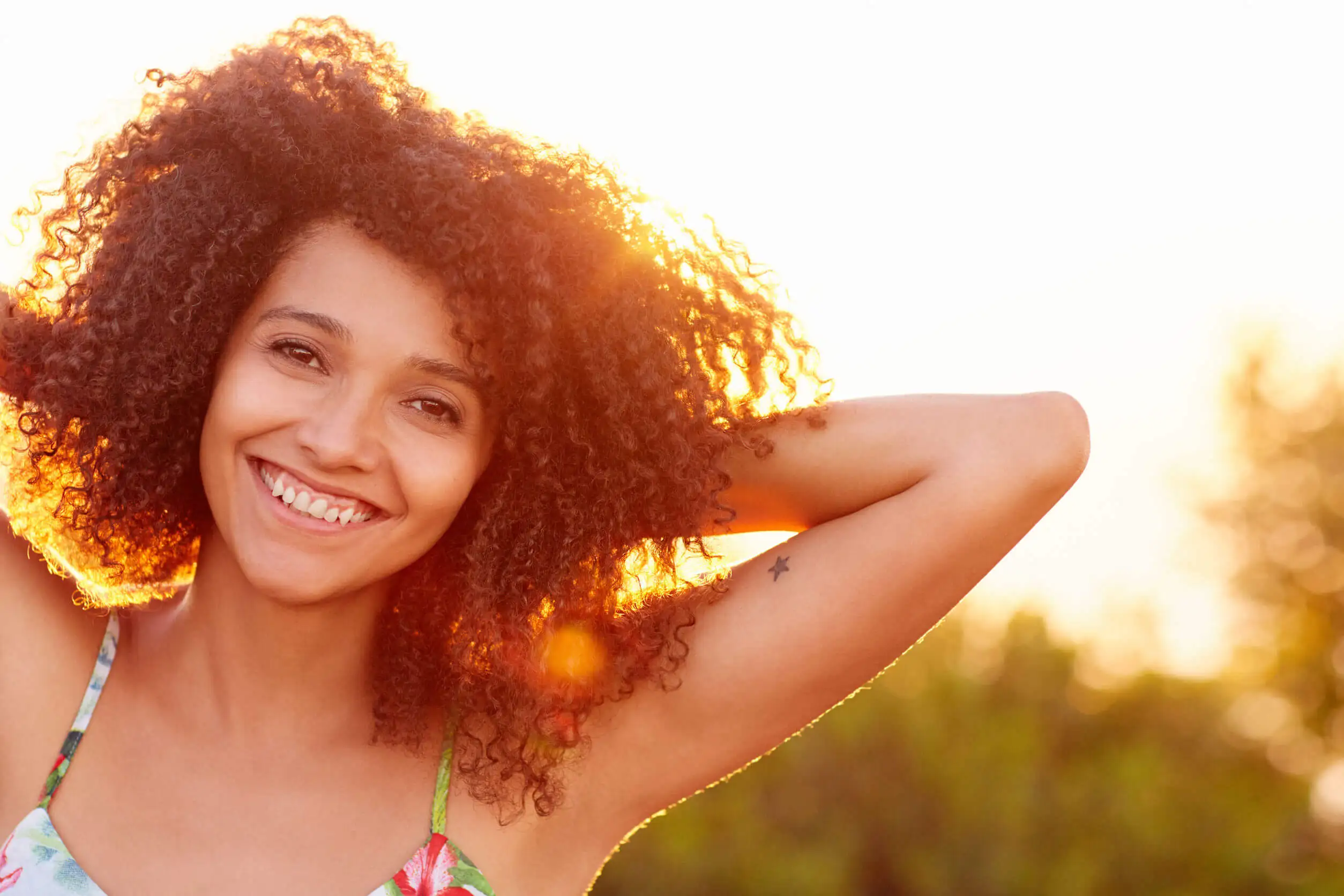 Sonrisa en una mujer.