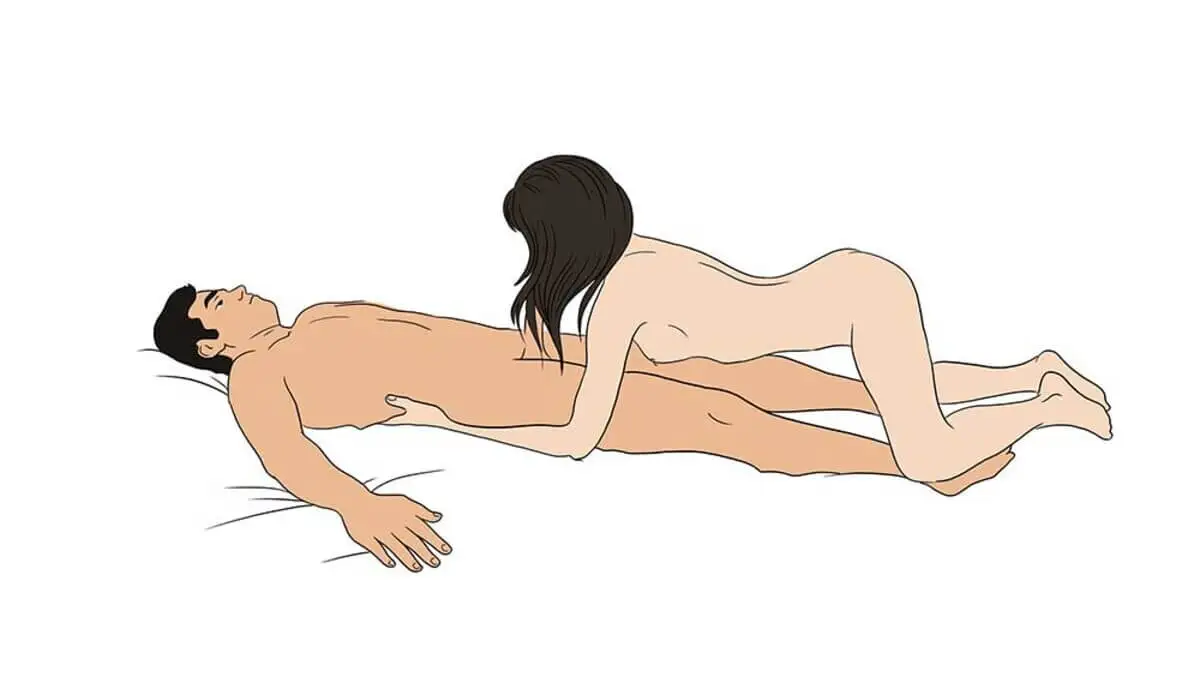 Sexo oral recostado.