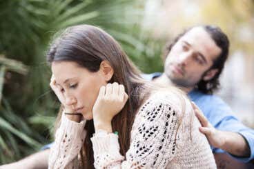Mi madre no acepta a mi pareja: ¿cómo puedo solucionarlo?