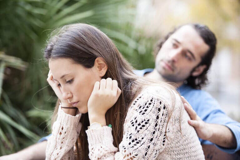 Mi madre no acepta a mi pareja: ¿cómo puedo solucionarlo?