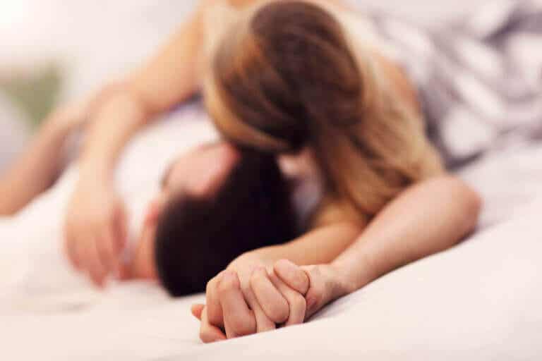 6 posturas sexuales románticas para disfrutar en pareja