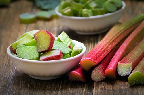 Cómo mejorar la salud de la tiroides de forma natural con ruibarbo