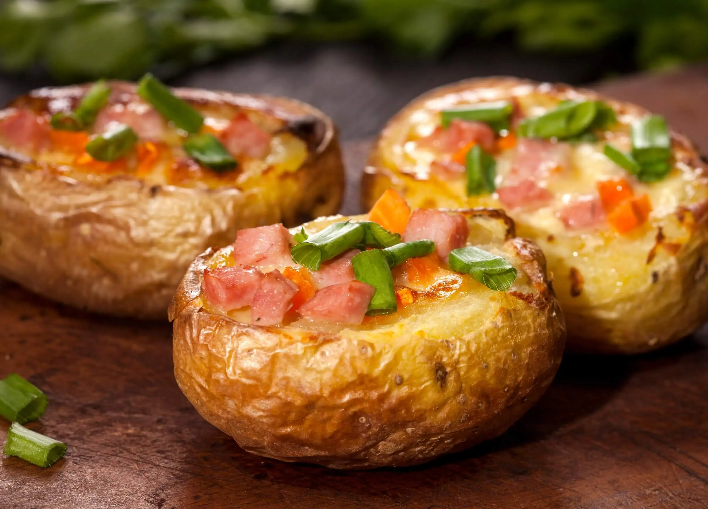 Patatas rellenas y gratinadas.