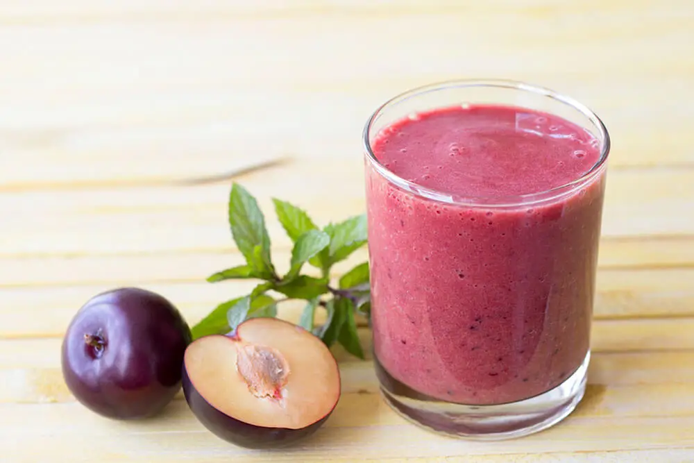 Batido de ciruelas y semillas de hinojo para adelgazar.