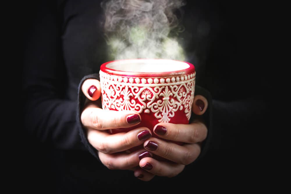 Boisson chaude qui provoque une inflammation du palais.