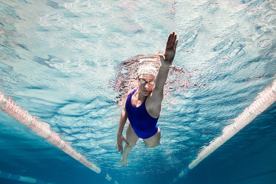 5 beneficios psicológicos de practicar natación