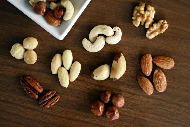 ¿Cuál es la forma correcta de comer frutos secos?