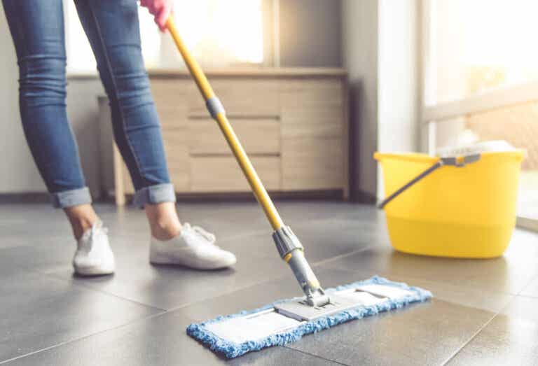 7 consejos para limpiar pisos de baldosas