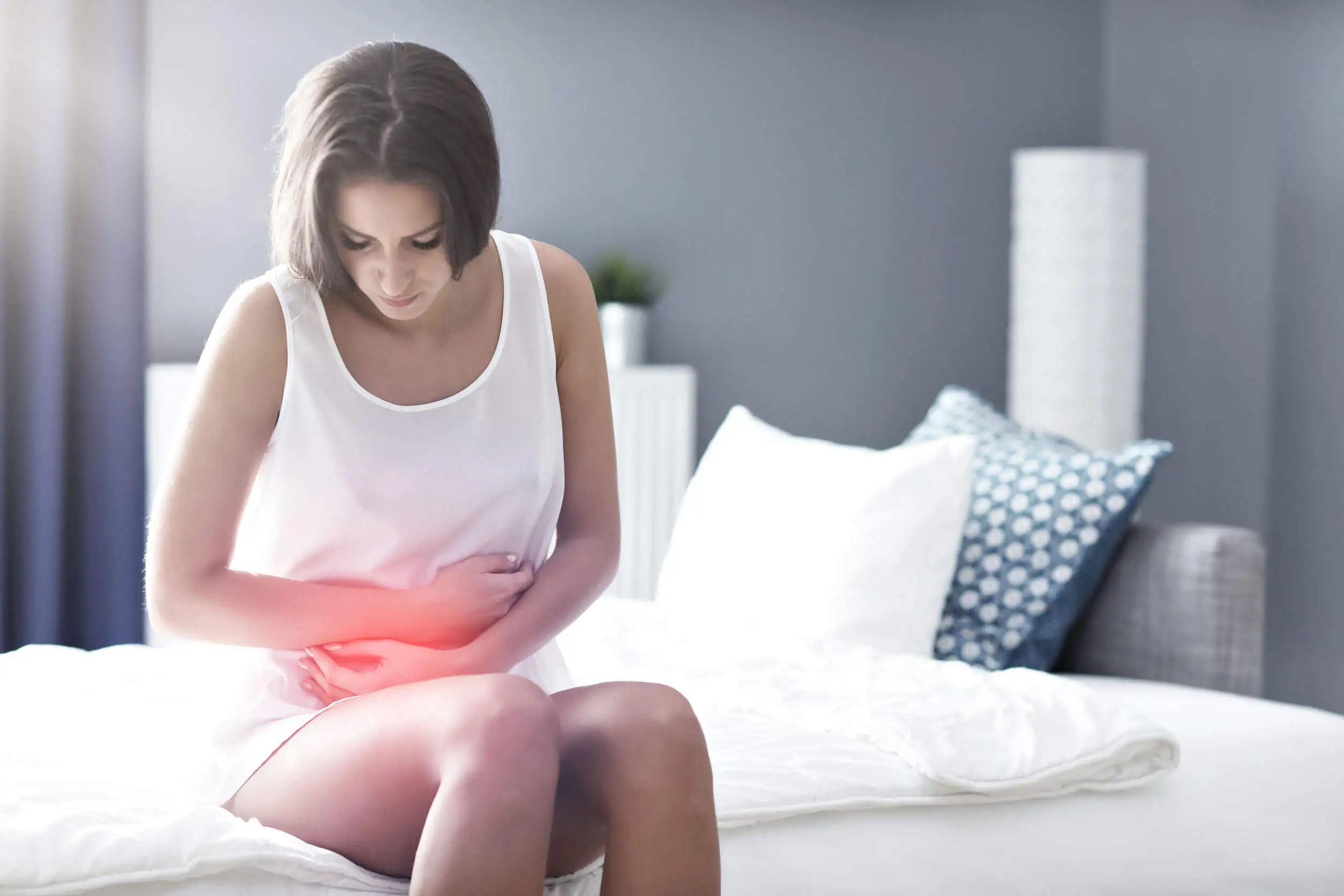 Entre los hábitos que pueden empeorar la gastritis se incluyen el estrés y la alimentación.