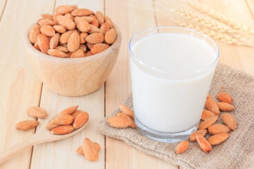 Cómo preparar leche de almendras para adelgazar