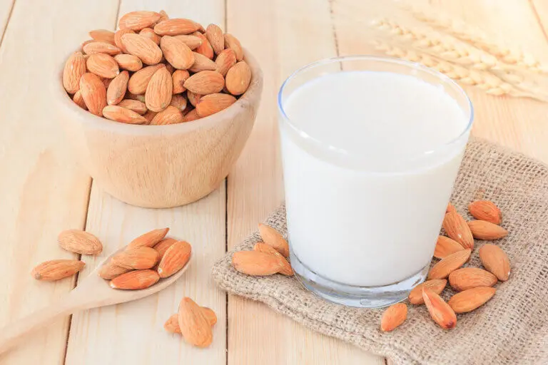 Cómo preparar leche de almendras para adelgazar