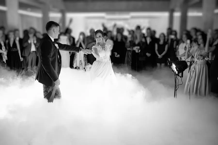Novios bailando