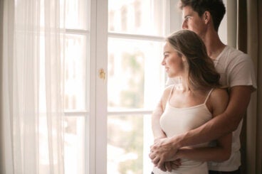 Mi pareja es menor que yo: 3 ventajas y desventajas de esta relación