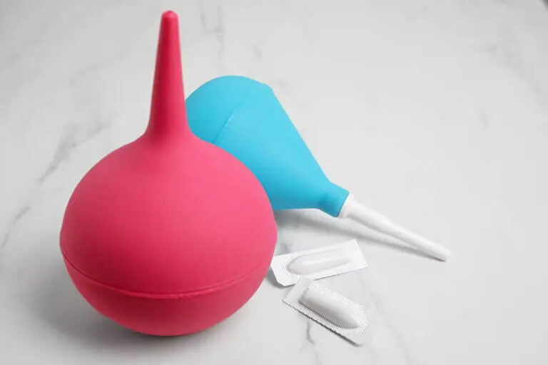 Administración de medicamentos vía vaginal y rectal