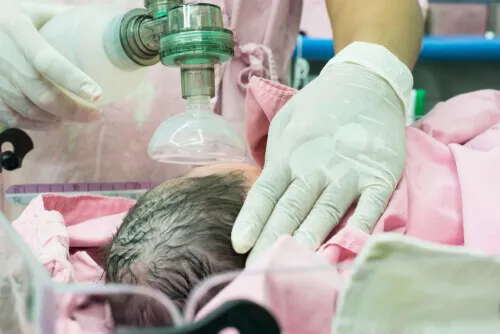 Bebé enfermedad respiratoria