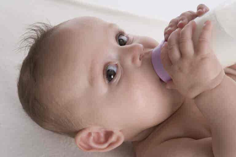 El uso de chupete y biberón: ¿Es perjudicial para los niños?