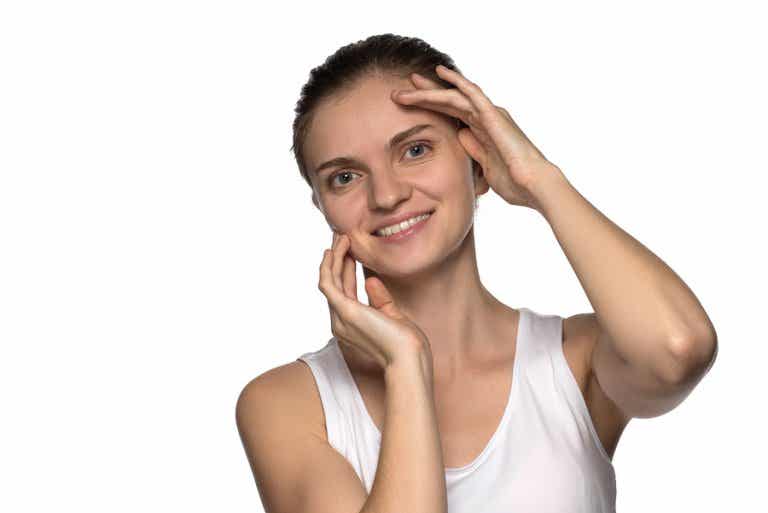 5 ejercicios faciales para tener un rostro rejuvenecido