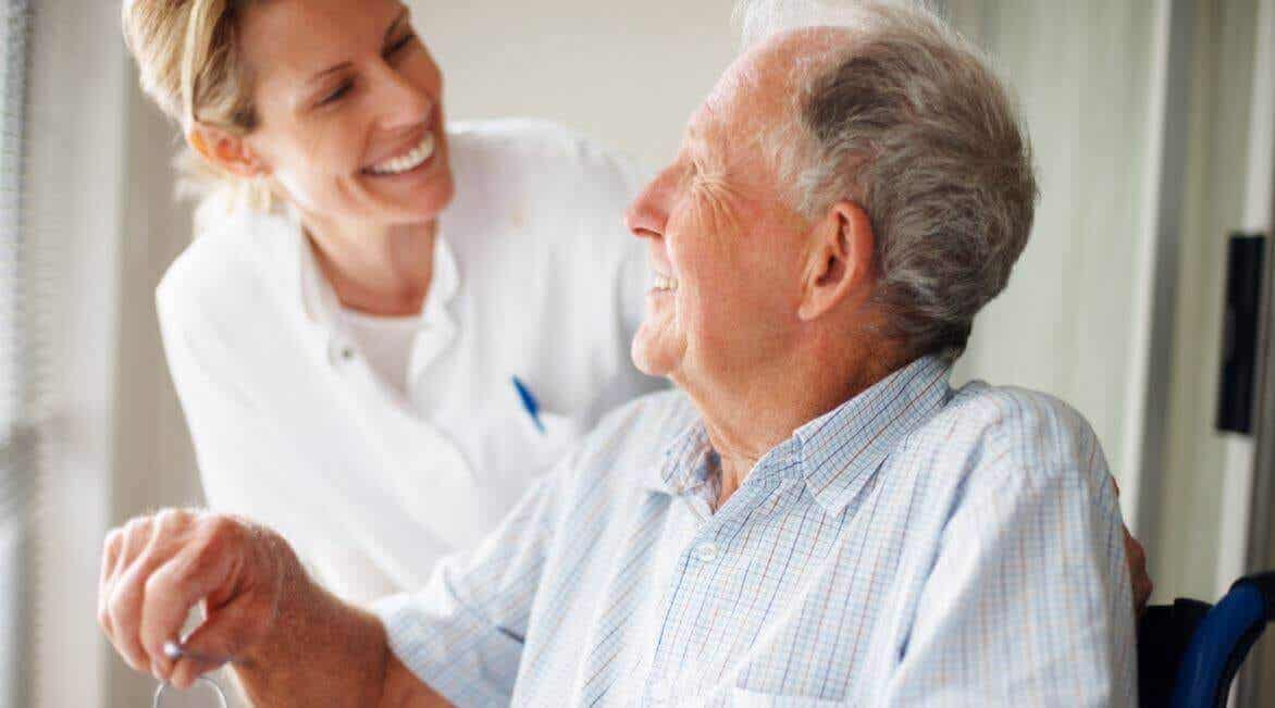 8 λάθη που πρέπει να αποφεύγονται στη φροντίδα ηλικιωμένων