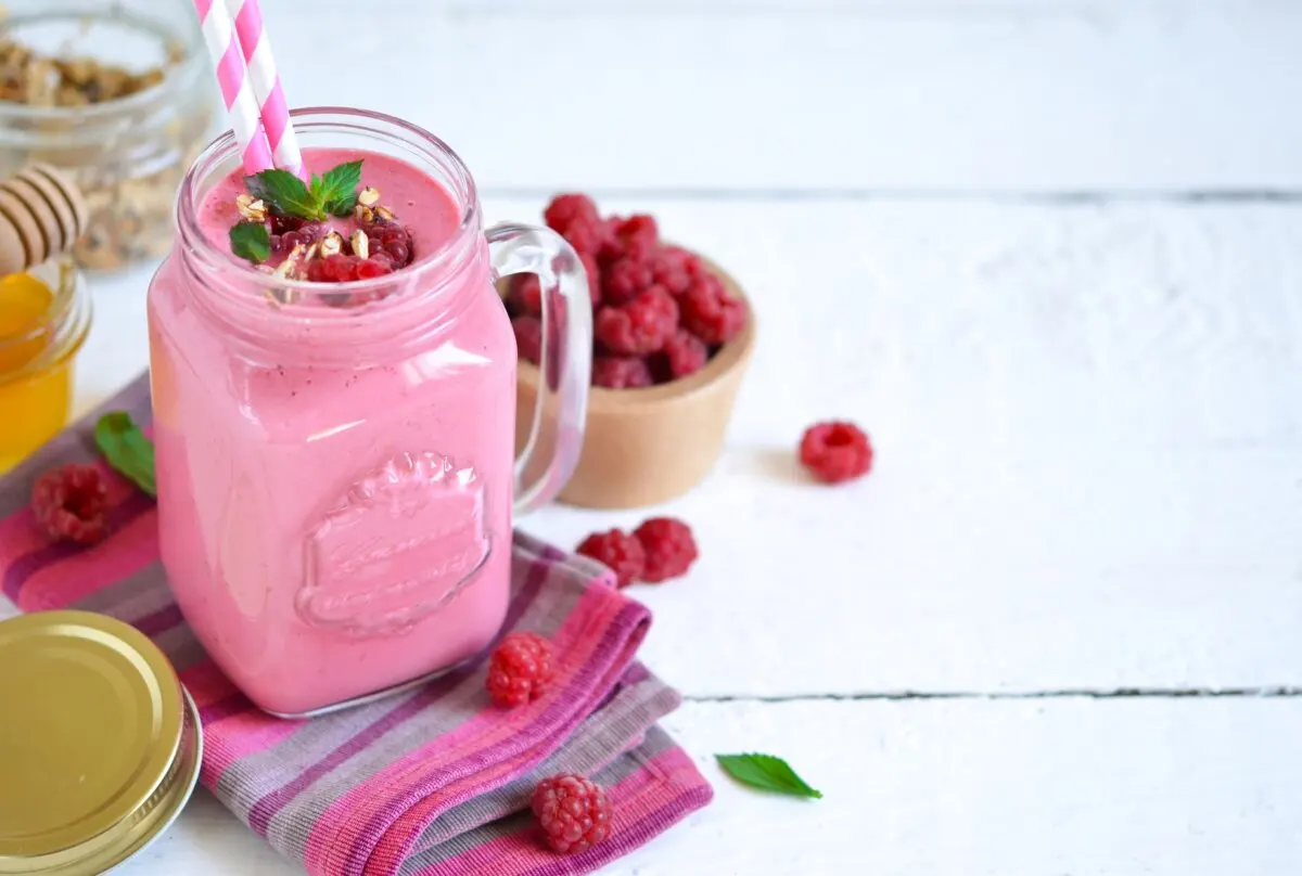 Licuado de manzana, mora y avena