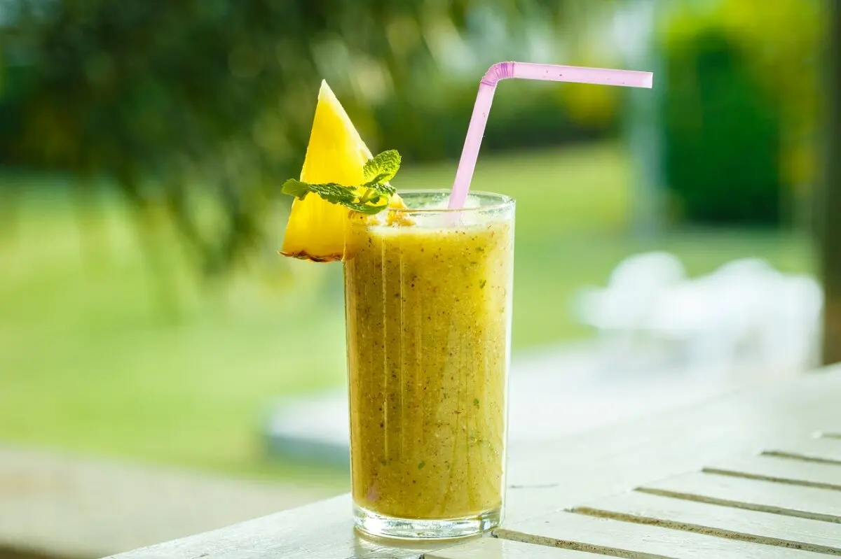Licuado de piña y apio