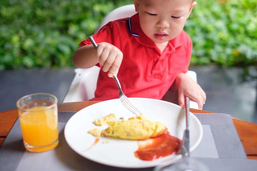 consumo de huevos para el desarrollo de los huesos de los niños