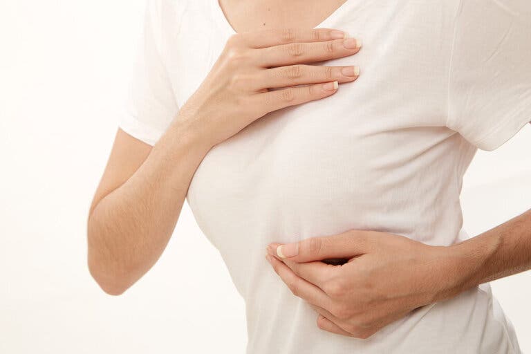 5 remedios naturales para calmar la comezón en los senos