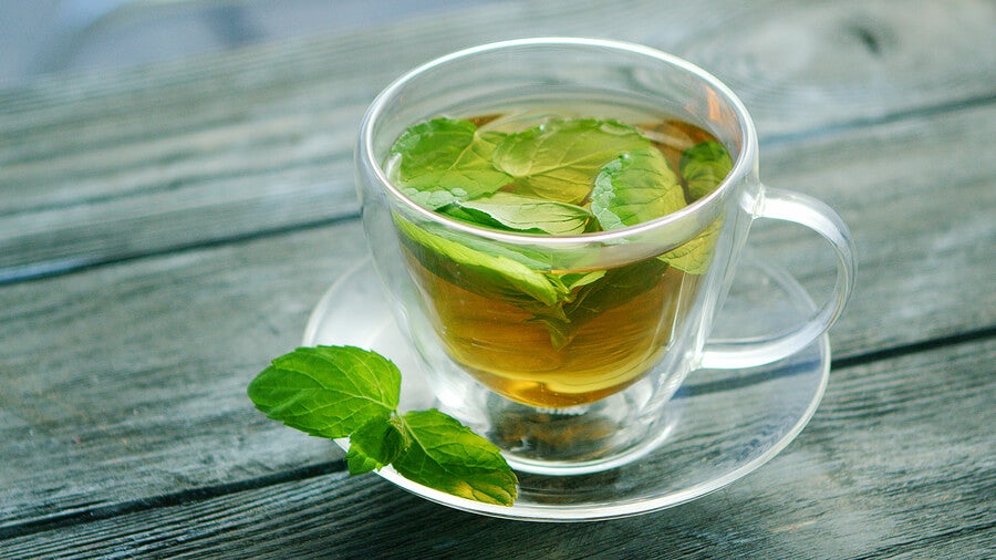Descubre las múltiples propiedades que el té de menta tiene para la salud
