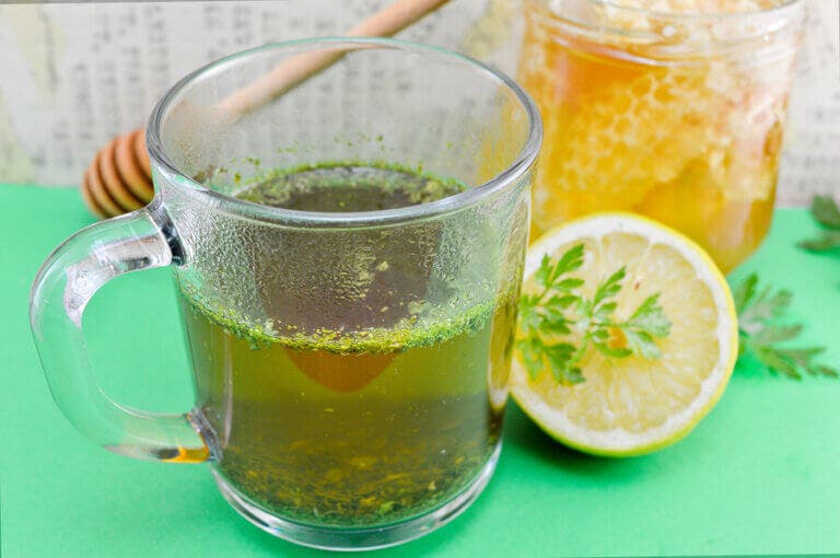 Remedio con perejil para mejorar la salud hepática
