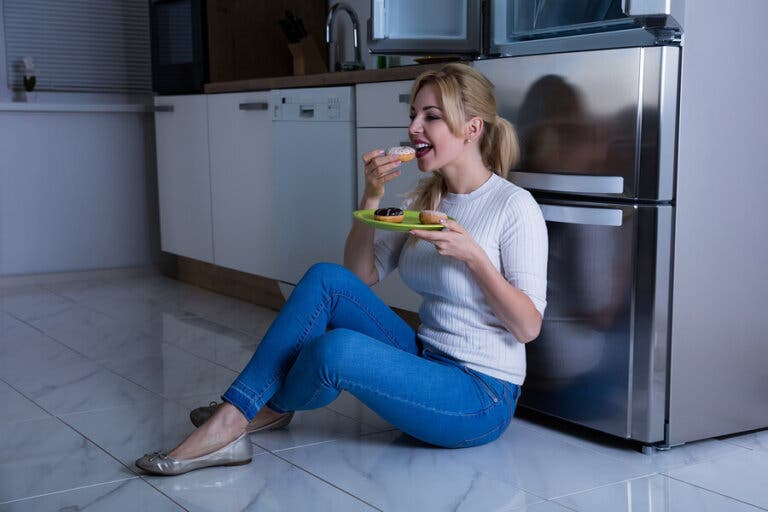 3 causas de la ansiedad por la comida que debes saber