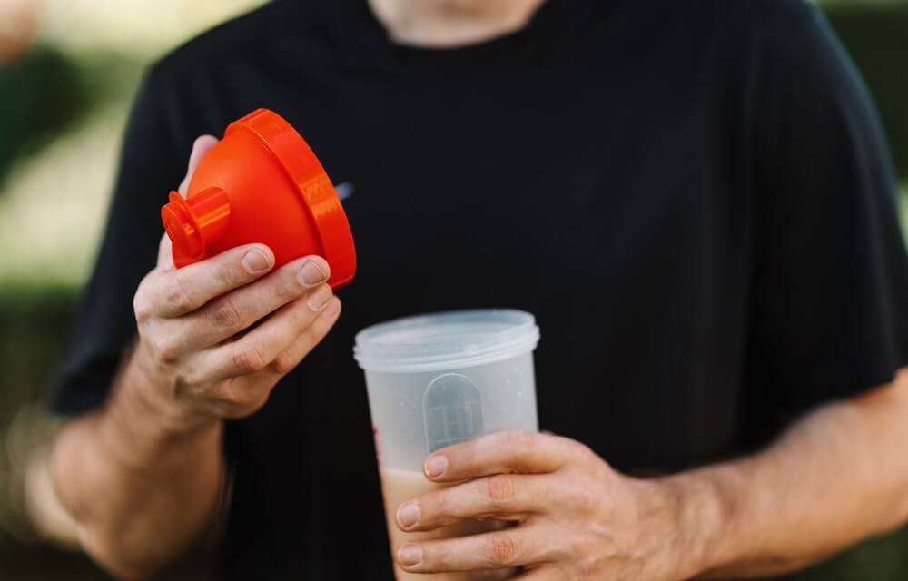 Poudre de protéine de chanvre pour récupérer de l'exercice.