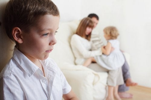 Cómo manejar los celos entre hermanos