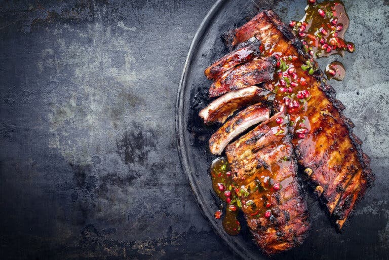 Prepara unas deliciosas costillas a la parrilla con esta increíble receta