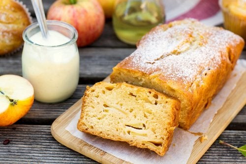 Prepara un delicioso bizcocho de yogur con esta receta casera
