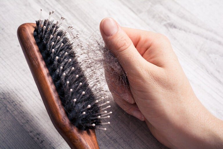 7 consejos que debes aplicar si quieres frenar la caída del pelo