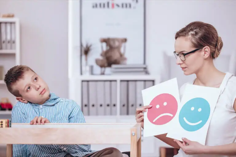 Mutismo selectivo: qué es y qué lo causa