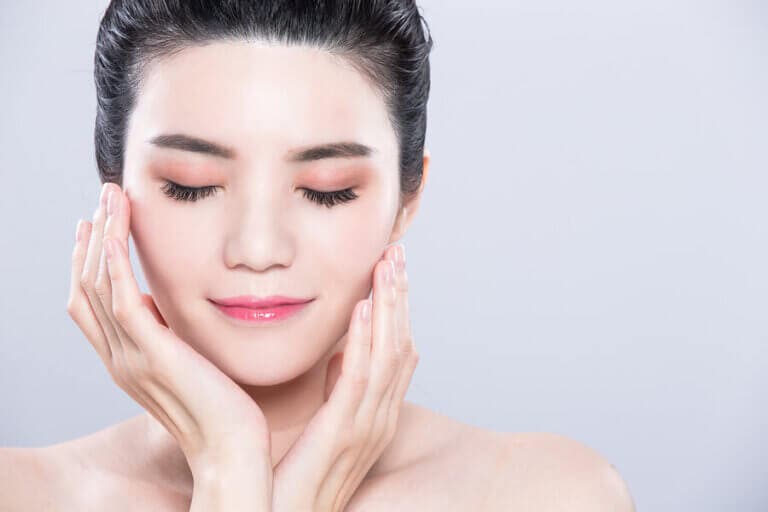 ¿Qué debo hacer para tener unas pestañas abundantes?