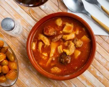 Prepara esta fácil y deliciosa receta de callos a la madrileña
