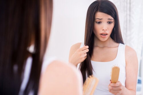 4 hábitos que te ayudan a frenar la caída del pelo