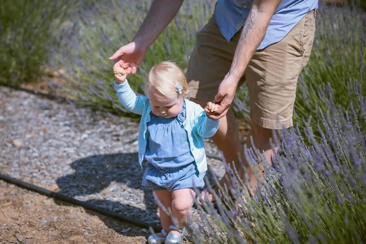 10 ejercicios para ayudar al niño a caminar