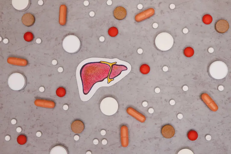 Metabolismo hepático: antibióticos y alcohol