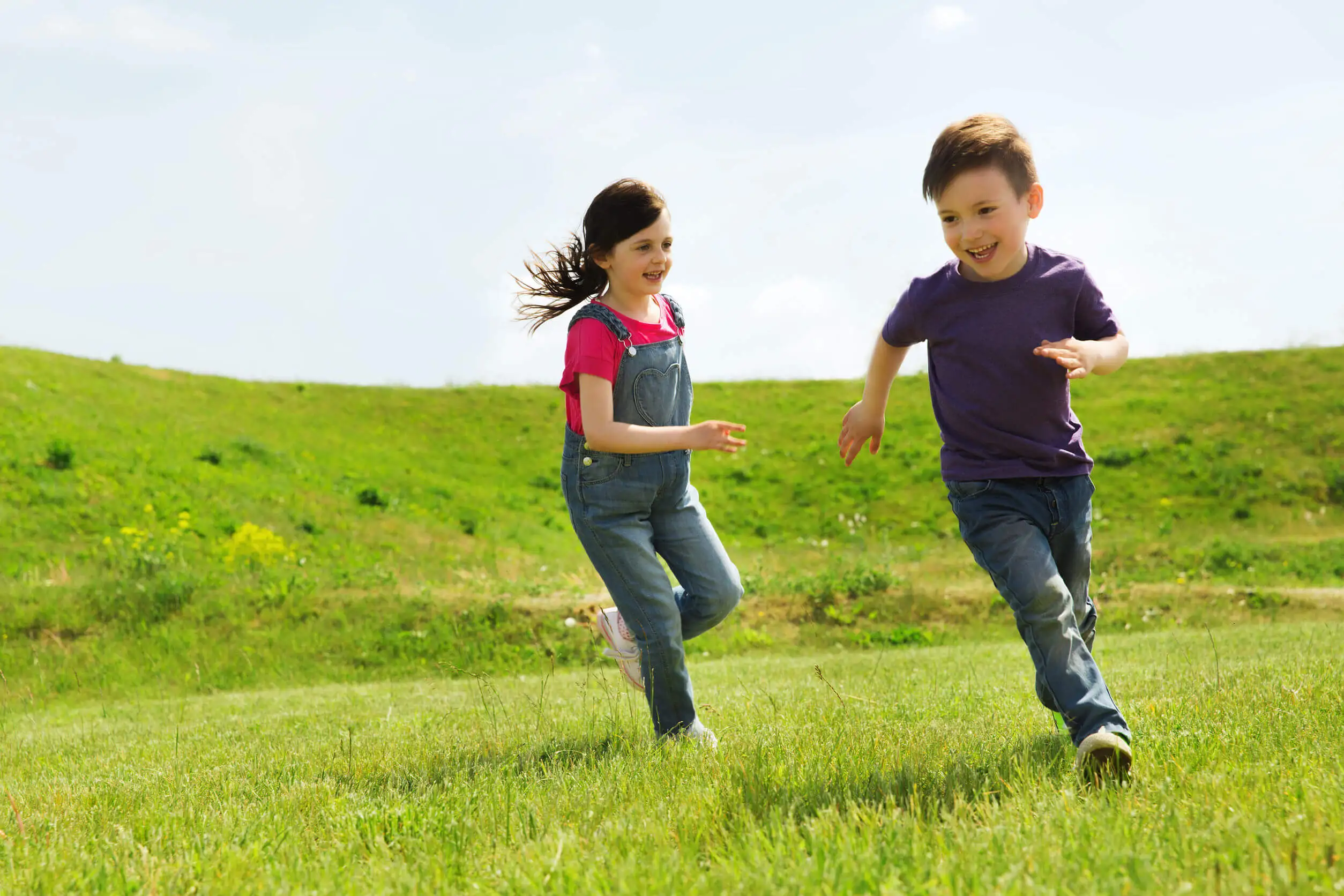 Enfants qui courent.