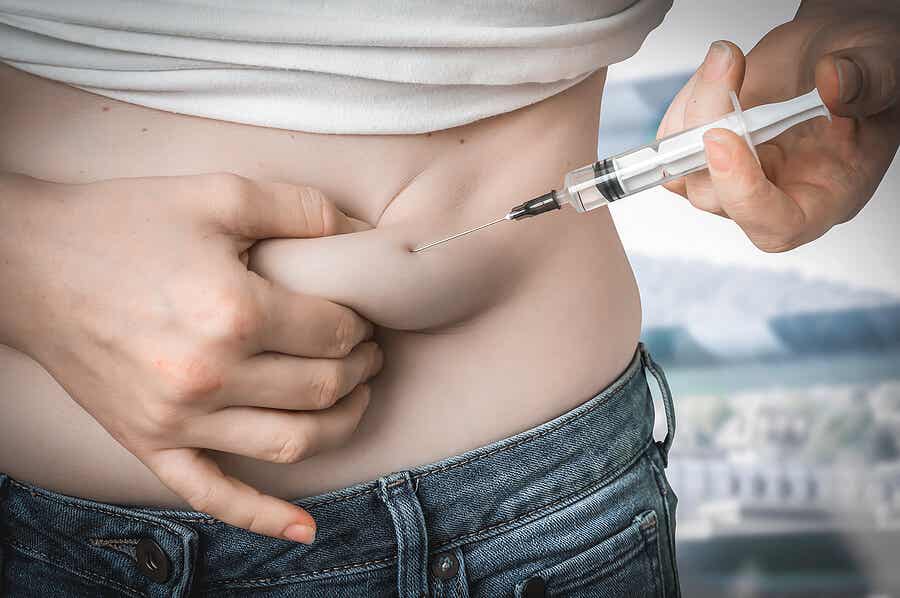 El médico puede indicarte cómo aplicar una inyección de insulina