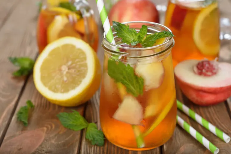 Infusiones frutales frías para disfrutar en verano