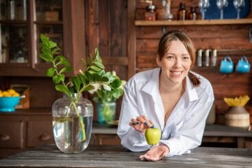 Cómo calmar las agruras con manzana: 3 remedios caseros
