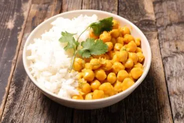 Cómo hacer curry de garbanzos con arroz basmati