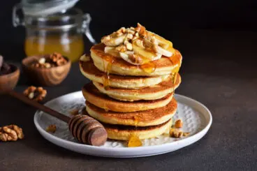 Hot cakes de banana sin gluten con dos ingredientes