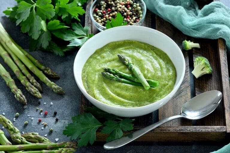 Crema de espárragos verdes