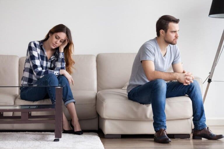 ¿Qué debes hacer si tu pareja está distante?
